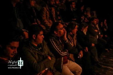 نمایش پشت کلانتری کوچه اول کنار تیر چراغ برق