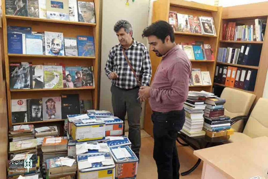 اهدا 1332 جلد کتاب  به کتابخانه تخصصی هنر 3