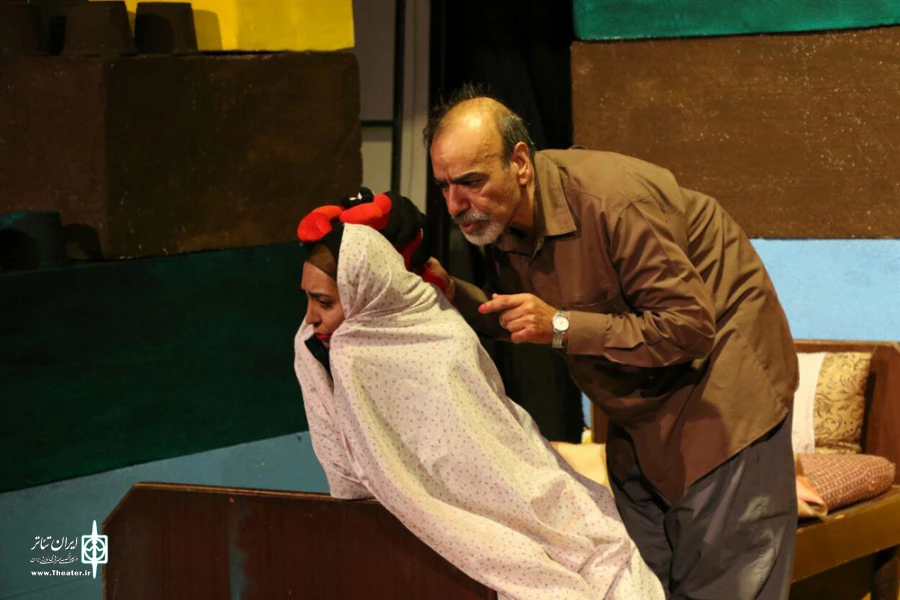گزارش تصویری اجرای نمایش«حادثه عاشقانه یک مادر » در کرمان