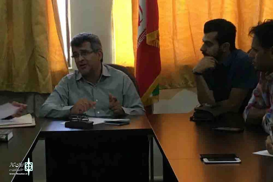 مسعود لشکری مسئول دفتر انجمن نمایش شهرستان زرند شد. 4