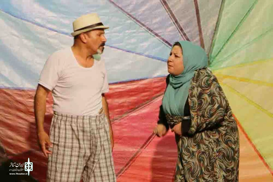 نمایش کمدی موزیکال «عروس اینترنتی» در کرمان به روی صحنه رفت 3
