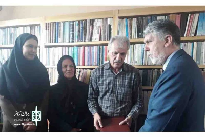 در سفر به استان کرمان:

وزیر فرهنگ و ارشاد اسلامی با هنرمند پیشکسوت تئاتر کرمان دیدار کرد