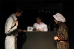 شعر آمیخته با زهر سیاست
 2