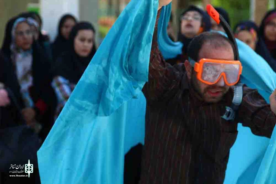 نمایش خیابانی «شل شاک» در کرمان اجرا شد 4