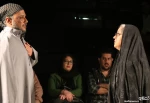 ... و می خندد بر صلح
 2