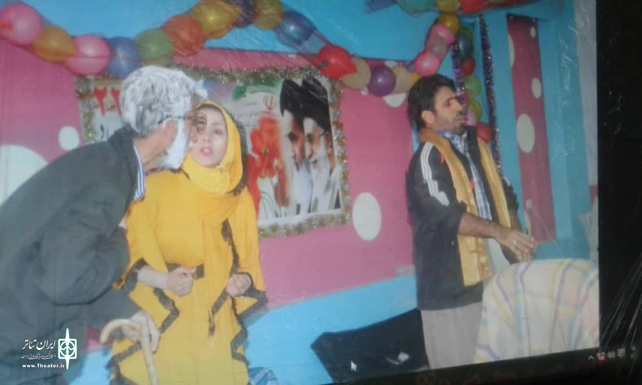 نمایشنامه ایست قلبی کاری از گروه دمبیل در منوجان اجرا شد 3
