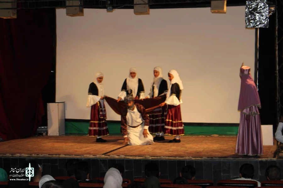 به همت گروه تئاتر نخل  عنبرآباد  نمایش «شیخ صنعان و دختر ترسا»در سالن آمفی تئاتر مجتمع پیامبر اعظم عنبرآباد  به روی صحنه رفت. 9