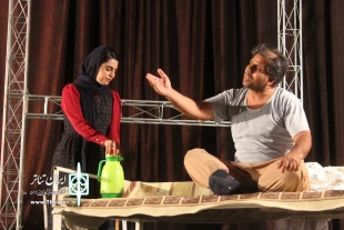 نمایش «ما شدیم سنگ خدا» کاری از گروه نخل به مدت 5 شب در عنبرآباد به روی صحنه رفت 2