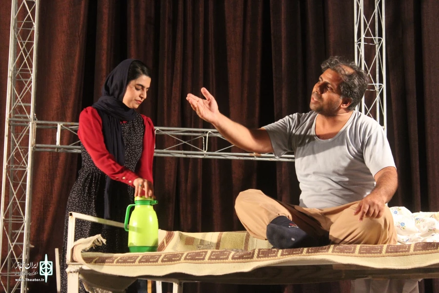 نمایش «ما شدیم سنگ خدا» کاری از گروه نخل به مدت 5 شب در عنبرآباد به روی صحنه رفت 2