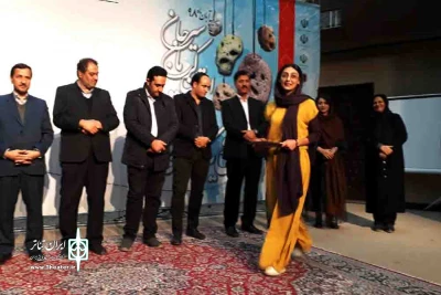 در حاشیه برگزاری اختتامیه جشنواره تئاتر

تئاتر نمادی از همه‌ی هنرهاست