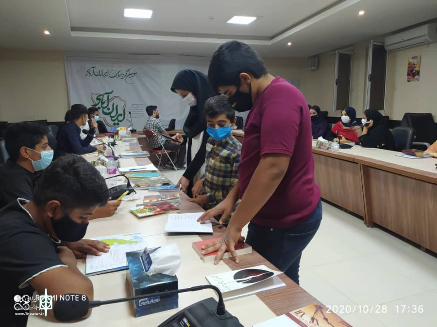 ادامه برگزاری کلاس آموزشی تئاتر در قلعه گنج همراه با توزیع مجلات و کتاب های آموزش تئاتر؛ 2