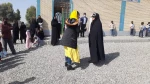 نمایش خیابانی بوی ریحانه ها در کهنوج به اجرا در آمد 2
