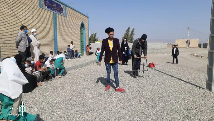 نمایش خیابانی بوی ریحانه ها در کهنوج به اجرا در آمد 7