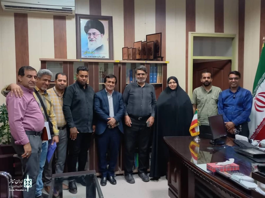 دیدار اعضای هیئت  مدیره انجمن نمایش جنوب کرمان با مدیرکل اداره فرهنگ و ارشاد  اسلامی جنوب کرمان. 
 4