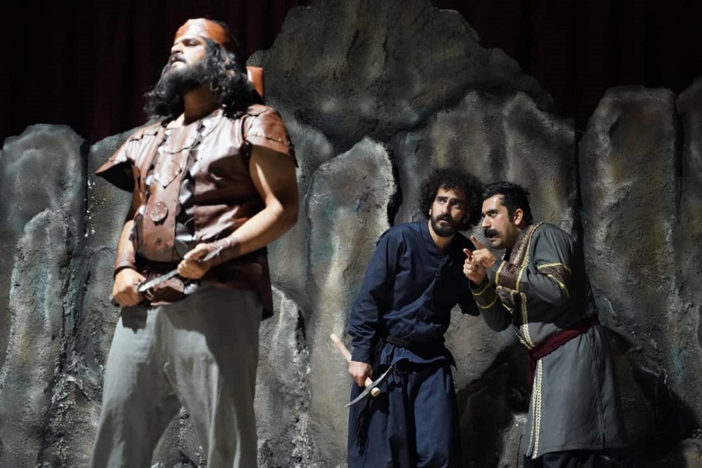 به همت گروه تئاتر آرش :

نمایش «هزاران فریاد از سوز دل فرهاد» در رفسنجان اجرا شد