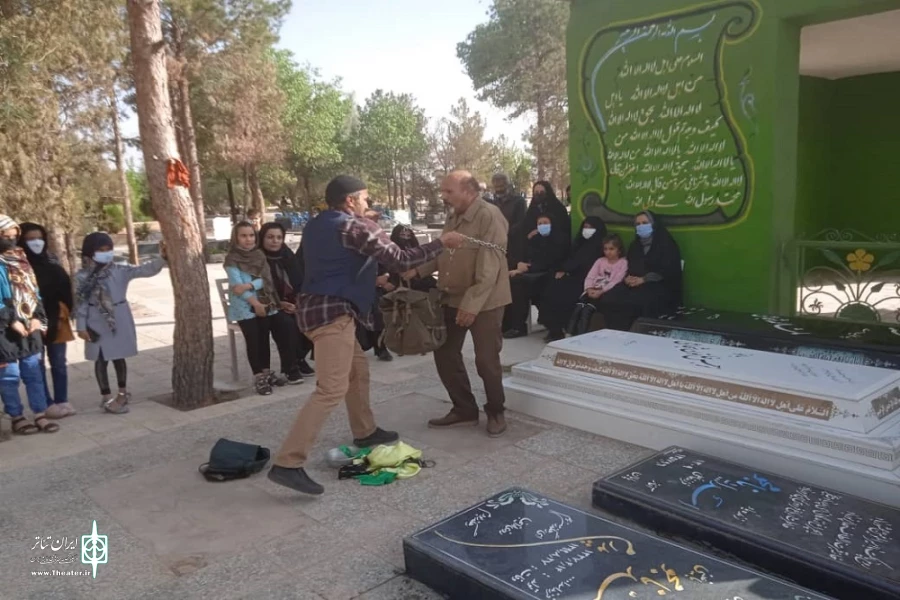 همایش هنر انقلاب،نمایش "بوسه بر دستان عباس"  گروه نمایش کرمون  کارگردان: رضا درویشی