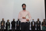 به گزارش خبرنگار ایران تئاتراز جنوب کرمان، شامگاه (۱۰ آذرماه) سیزدهمین جشنواره تئاتر استانی جنوب کرمان؛ با معرفی برترین های به ایستگاه آخر رسید.
 4