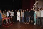 اجرای نمایش سگ کشی در اولین روز از جشنواره استانی فجر 2