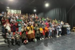 خنداندن، بدون خندیدن به.... 2