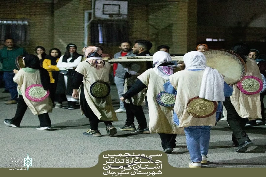 علی صمصامی: تئاتر برشی از زندگی است 5