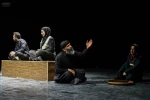 اجرای نمایش «اینجا با هر باران یک نفرمی میرد» درکرمان 4