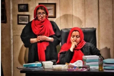 تئاتر «بی خبران حیرانند» در کرمان به صحنه رفت