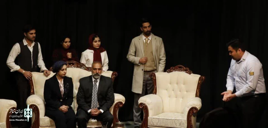 « توپ لاستیکی» به کارگردانی رضا شکری در رفسنجان به روی صحنه رفت 2
