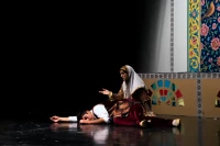 تئاتر کُمدی «ته کوچه باغ لِه‌لِه» در کرمان روی صحنه رفت